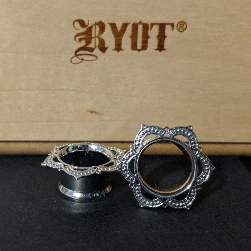 Plugs size 9/16